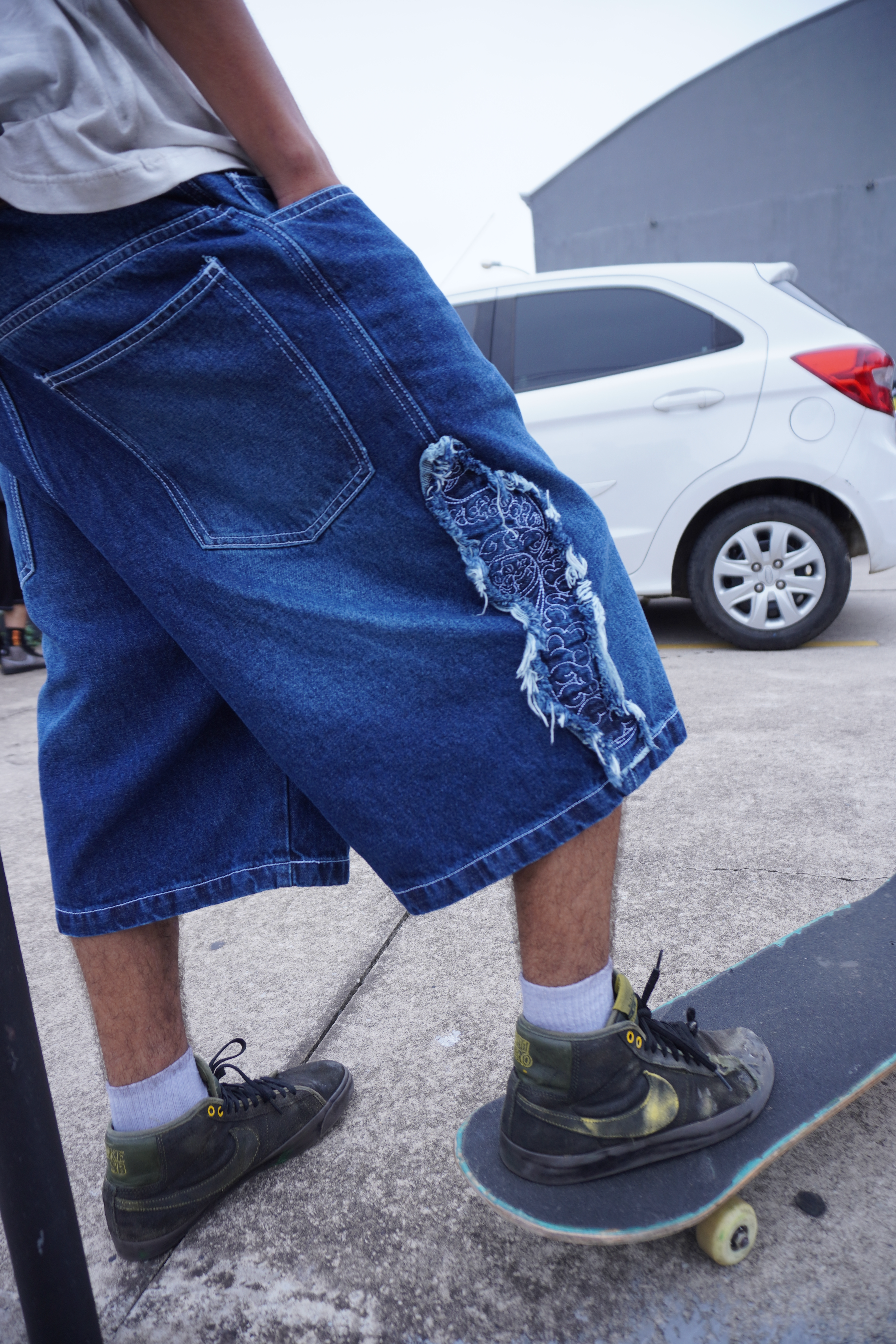 JHORTS TENTACLE JEANS - Image 6