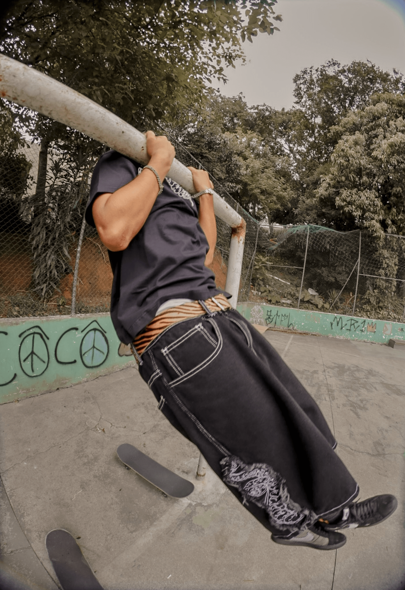 JHORTS TENTACLE BLACK - Image 5