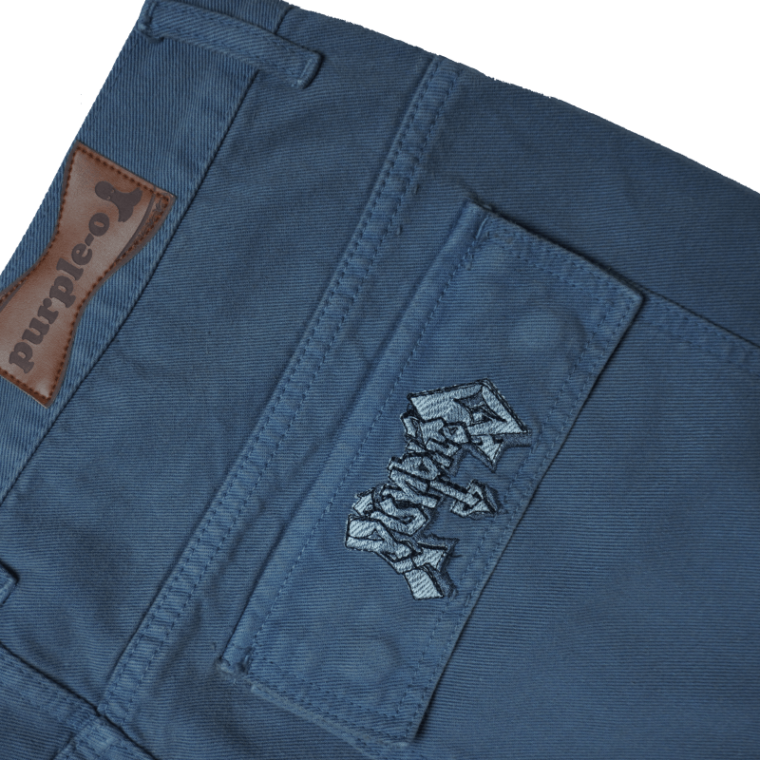 Calça desenvolvida extremamente resistente, sarja 12oz em modelagem baggy com bolsos com botão e zipper YKK - Purple-O
