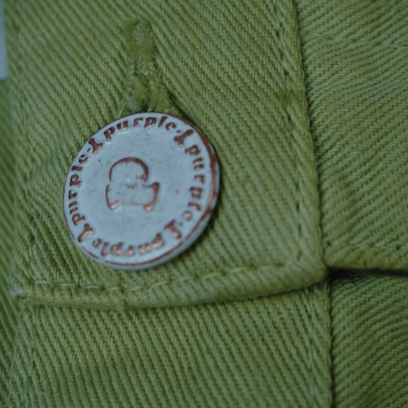 Calça desenvolvida extremamente resistente, sarja 12oz em modelagem baggy com bolsos com botão e zipper YKK - Purple-O